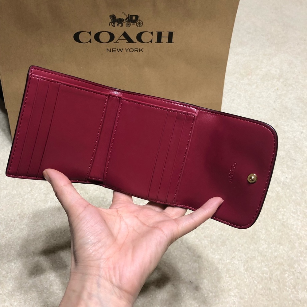 coach wallet - Picture 4 of 4